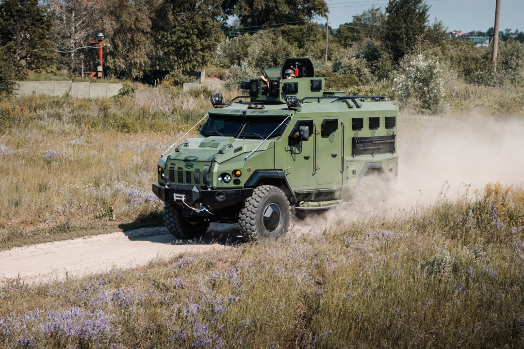 KAMRAT C-130 Ukrainian 4x4 APC (D)